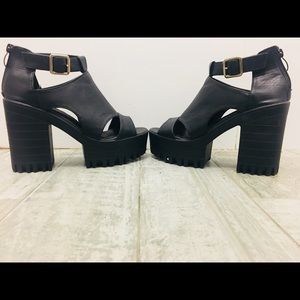 Chunky Heel Black Sandals